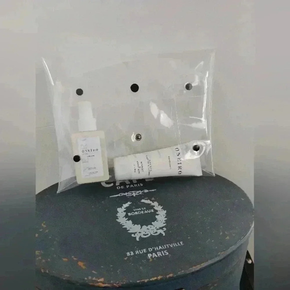 ONEIRO SUNCHASERS Set Multi Body Mist Body Milk Moisturizer Lotion Travel Pouch - Picture 2 of 6